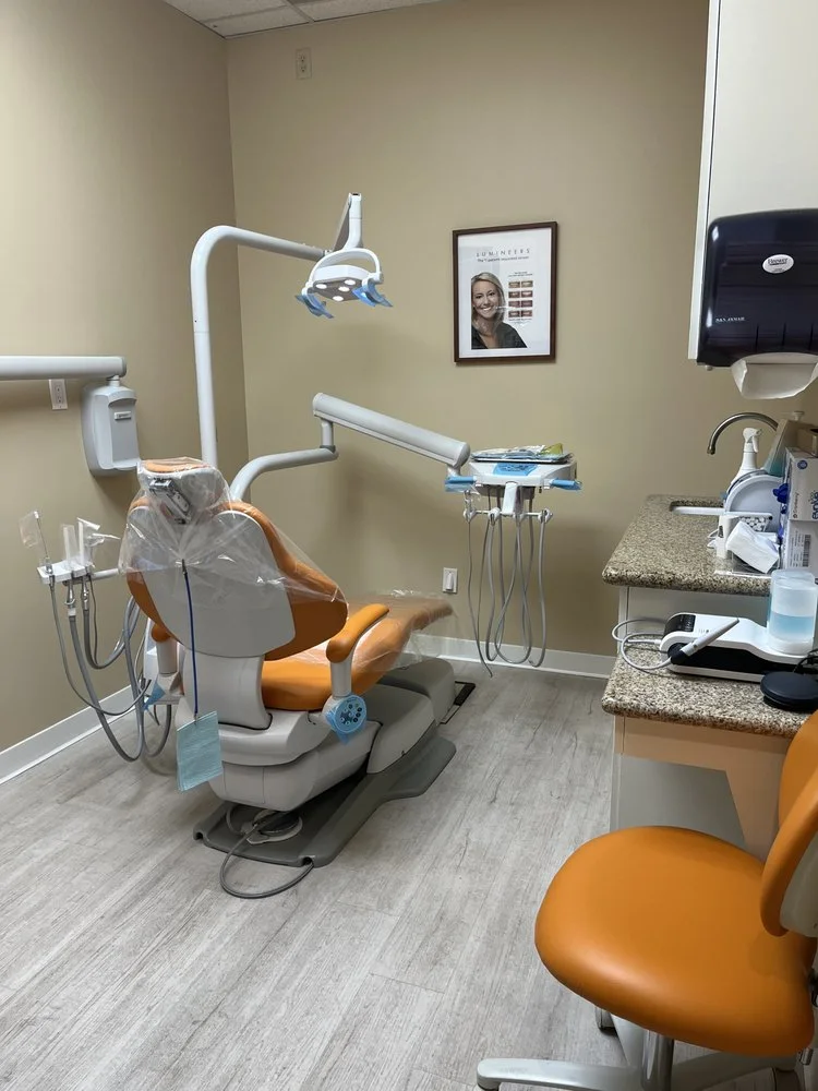 Comfortable patient chair and modern equipment in Dr. Tafreshi's office